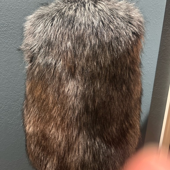 MICHAEL Michael Kors Gray Faux Fur Vest - Picture 4 of 6